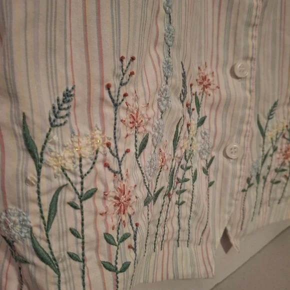 3/$15 Alfred Dunner Womens 12 Striped Floral Embroidered Sequin Blouse - Picture 2 of 6